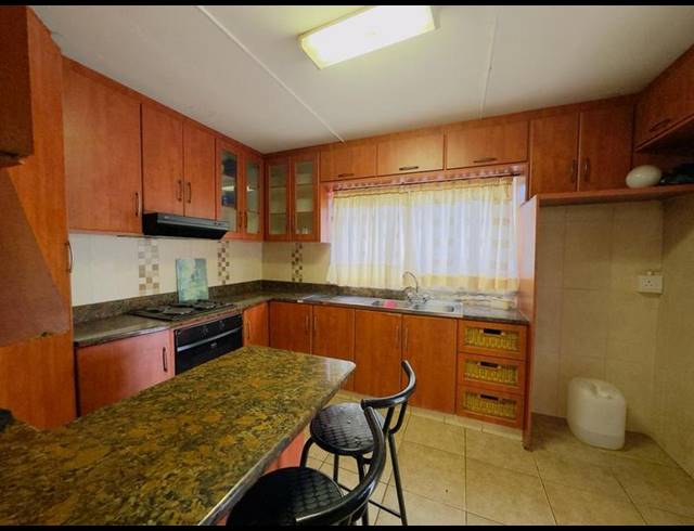 4 BEDROOM HOUSE FOR SALE IN WOODHAVEN